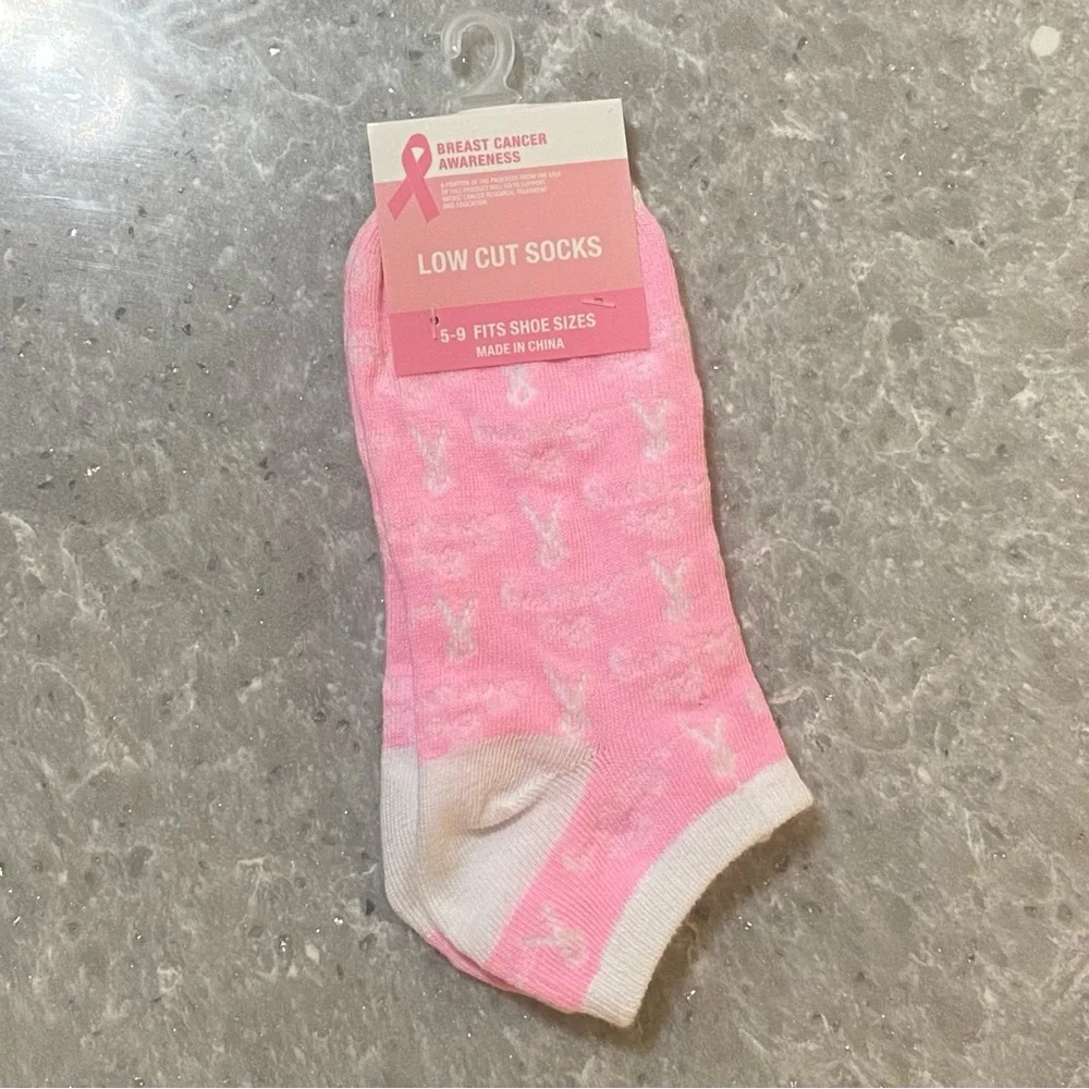NEW! 4 Pairs! Breast Cancer Awareness Socks Soft Pink Ribbon Fits Shoe Sizes 5-9